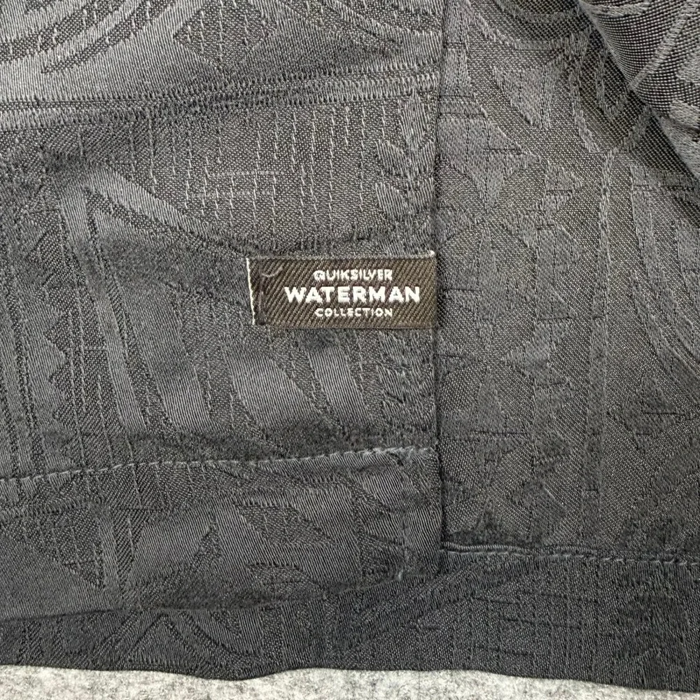 Quiksilver Waterman Aganoa Bay Shirt Mens XXL EUC Black Tribal Camp Short Sleeve - Picture 8 of 11